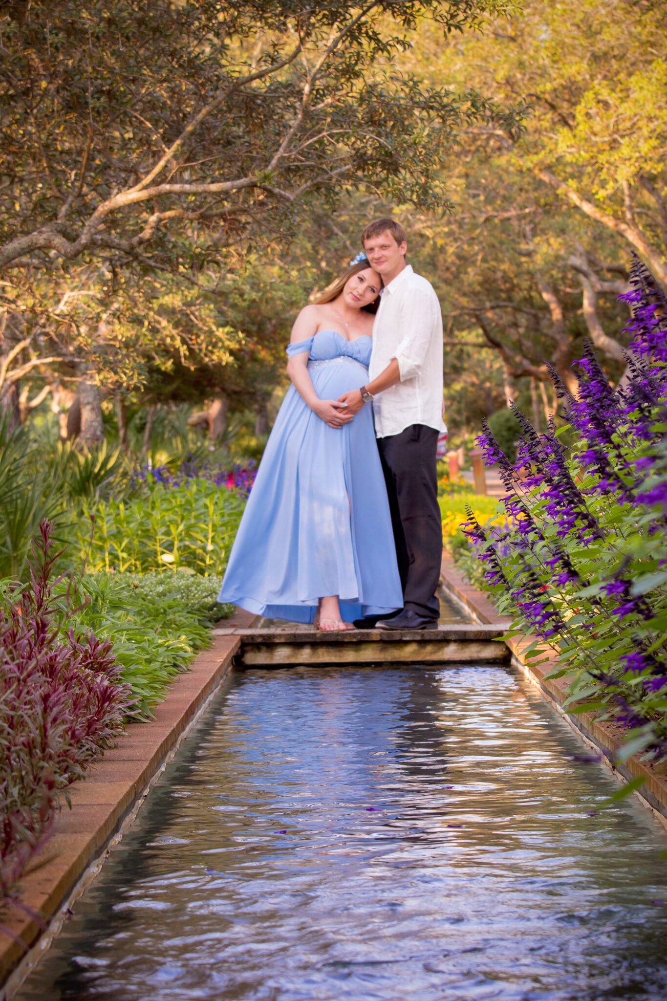 Maternity pregnant couple photography session i Watercolor, Florida